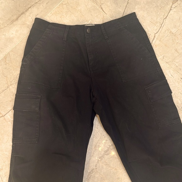 Alice and Olivia capri cargo size 27 gently worn - Picture 7 of 7